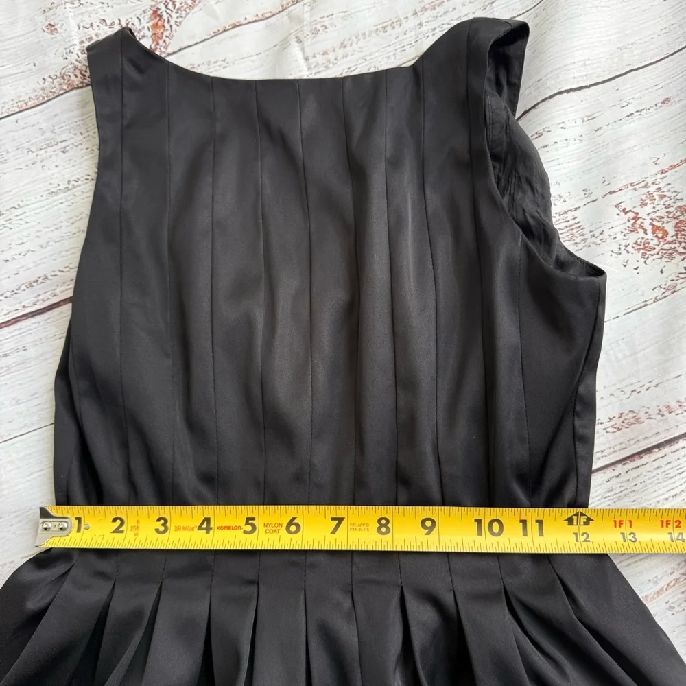 Maggy London Black Pleated Bubble‎ Hem Dress – Size 6 - Picture 4 of 9